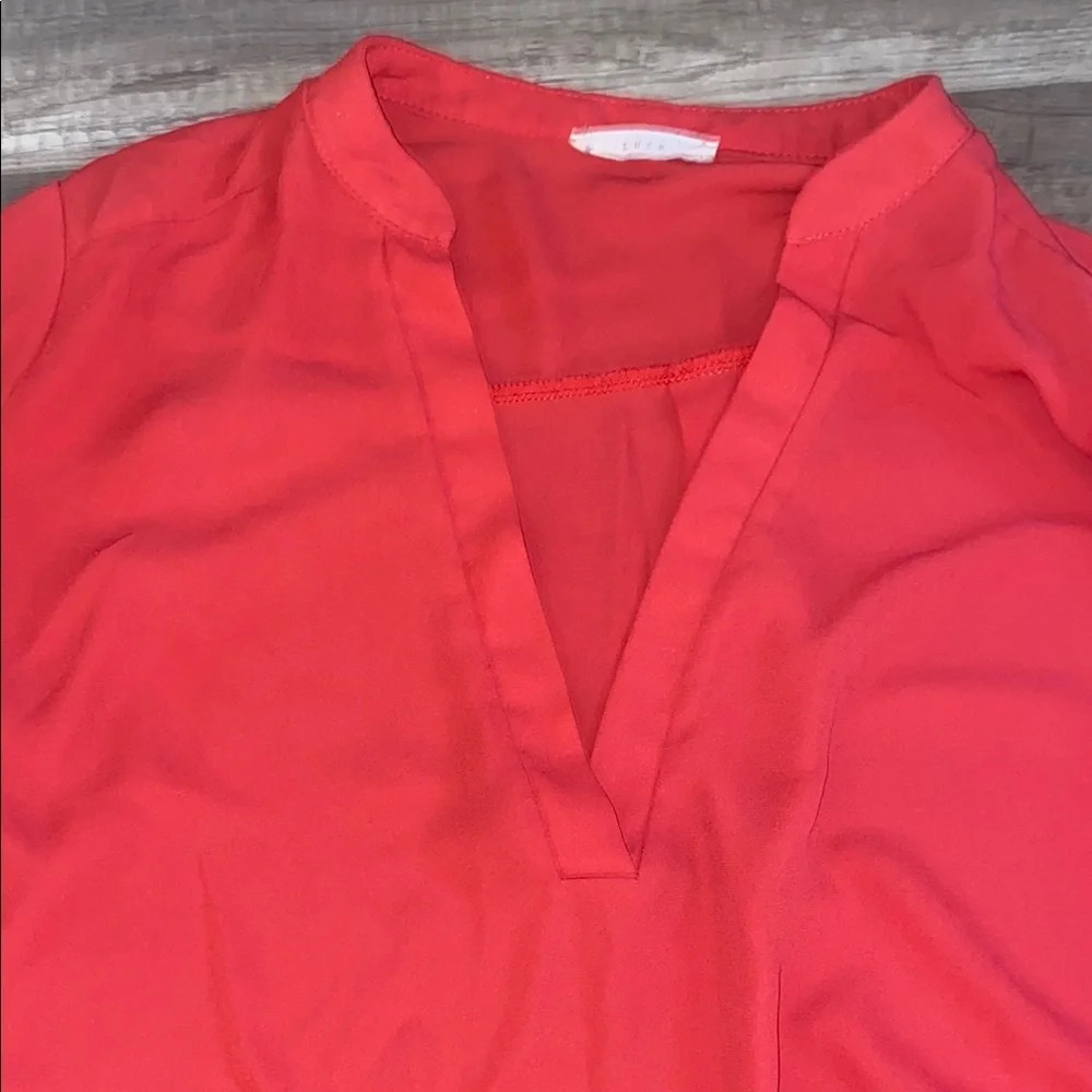 💚 3/$15 Red Relaxed Cuffed Sleeve Blouse - Picture 5 of 6